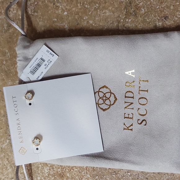 Ladie's Opal Earrings - Picture 2 of 3